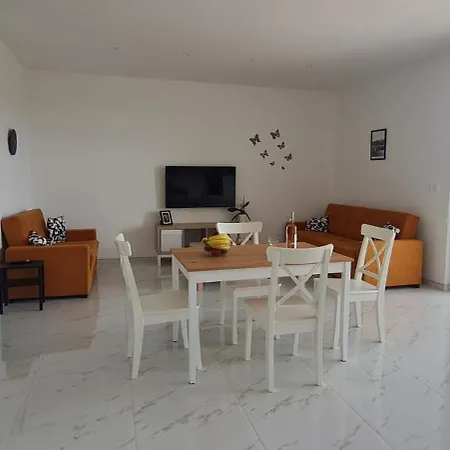 Mariosa Apartment